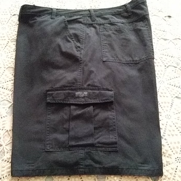 Men Wrangler Black Jean Shorts - Picture 6 of 7